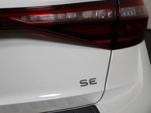 Used 2025 Volkswagen Jetta SE w/ Sunroof Package image 11