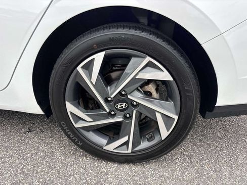 Certified 2025 Hyundai Elantra Sport FWD image 8