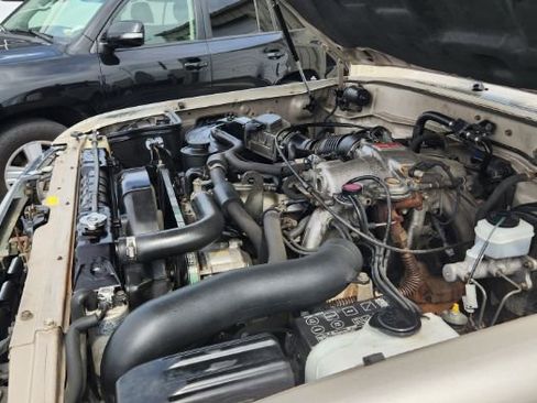 Used 1992 Toyota Land Cruiser AWD/4WD image 38