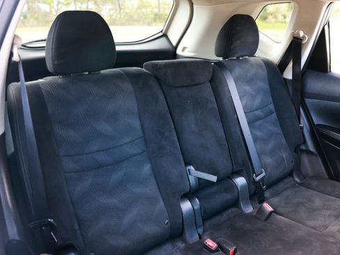 Used 2014 Nissan Rogue SV image 14