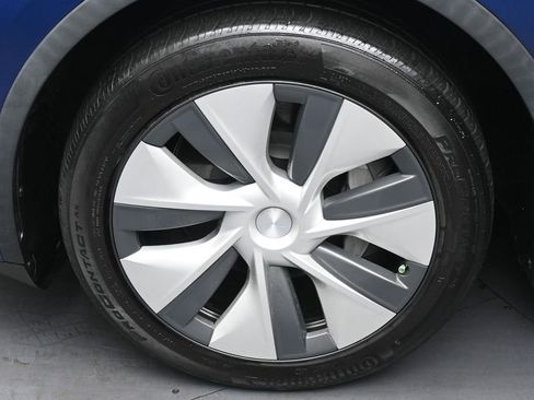Used 2021 Tesla Model Y 2WD image 37