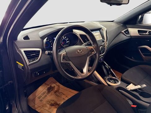 Used 2017 Hyundai Veloster Value Edition image 10