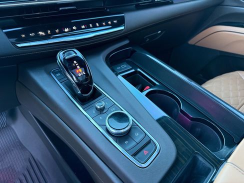 Used 2023 Cadillac Escalade Premium Luxury w/ Performance Package image 21