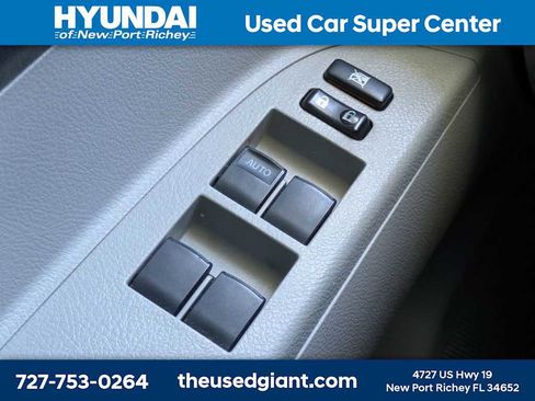 Used 2012 Toyota Highlander 4WD w/ Tech Pkg image 32