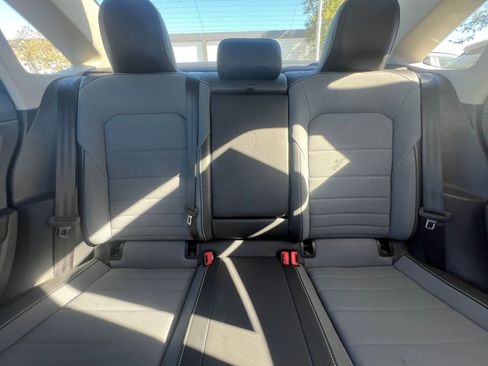 Used 2025 Volkswagen Jetta SE image 38