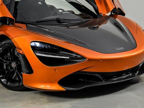 Used 2018 McLaren 720S Performance RWD image 3