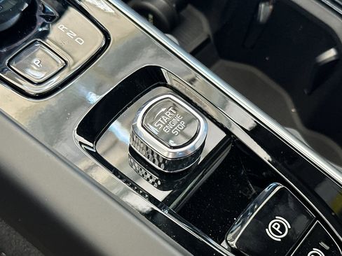 New 2026 Volvo XC60 B5 Plus w/ Climate Package PRO image 20