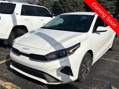 Used 2024 Kia Forte LXS image 2