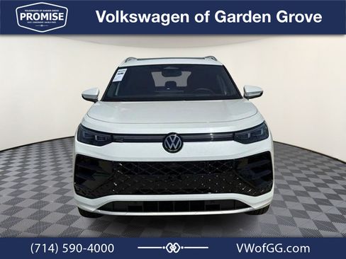 New 2026 Volkswagen Tiguan SEL R-Line AWD/4WD image 3
