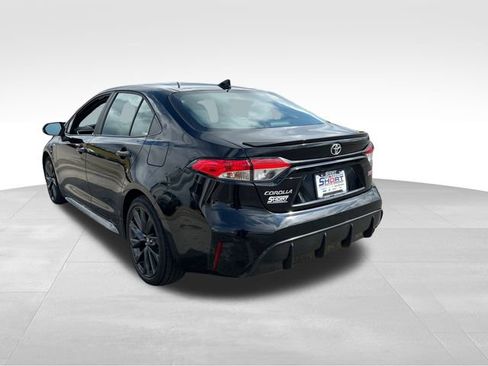 Used 2024 Toyota Corolla SE image 3