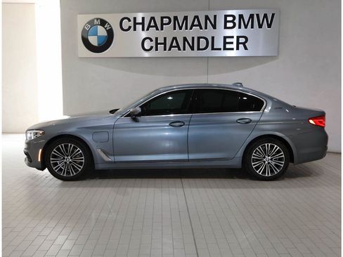 Used 2019 BMW 530e w/ Convenience Package RWD image 3