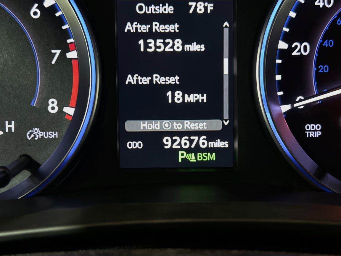 Used 2019 Toyota Highlander Limited FWD image 8