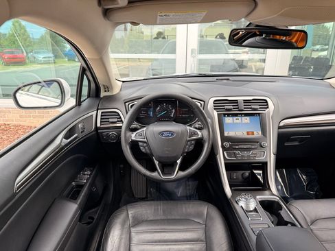 Used 2018 Ford Fusion SE w/ Equipment Group 602A FWD image 23