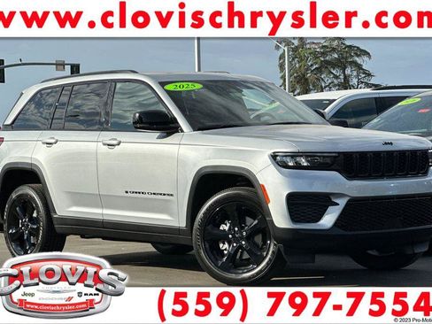 New 2025 Jeep Grand Cherokee Altitude image 1