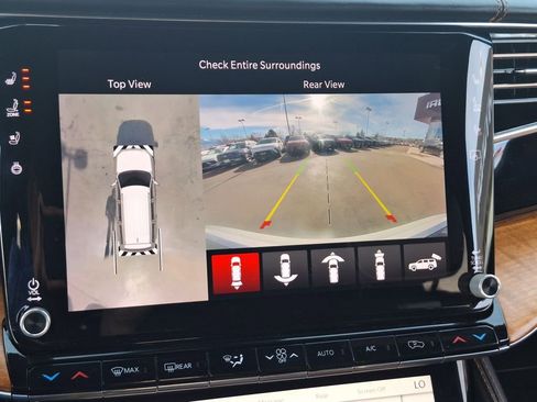 Used 2023 Jeep Grand Wagoneer Series III w/ Rear-Seat Entertainment Group image 25