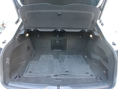 Used 2024 Maserati Levante GT Ultima image 17