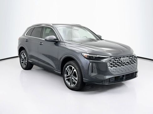 Used 2025 Audi Q5 Premium Plus w/ Premium Plus AWD/4WD image 4