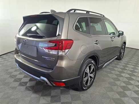 Used 2021 Subaru Forester Touring image 10