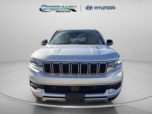 Used 2024 Jeep Wagoneer L Series II w/ Flexible Seating Group image 3