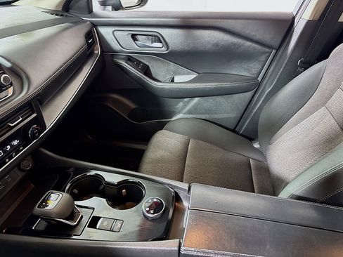 Used 2024 Nissan Rogue SV image 22