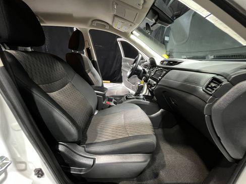 Used 2019 Nissan Rogue S image 19