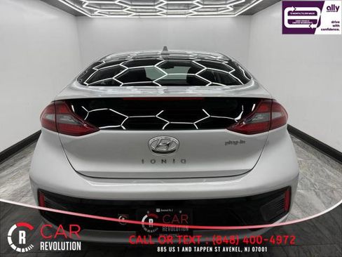 Used 2019 Hyundai Ioniq Plug-In Hybrid image 5