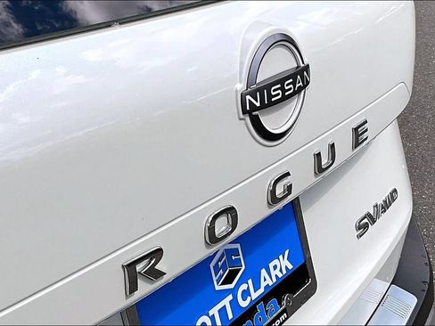 Used 2023 Nissan Rogue SV AWD/4WD image 25