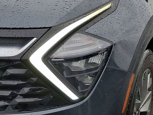 Certified 2023 Kia Sportage SX image 9