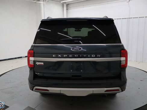 Used 2024 Ford Expedition XLT image 4
