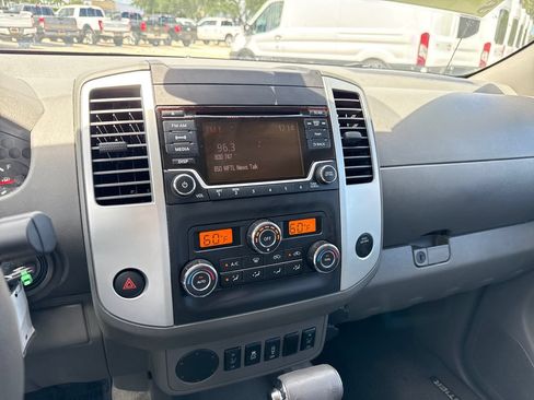 Used 2016 Nissan Frontier SV w/ SV Value Truck Package RWD image 18