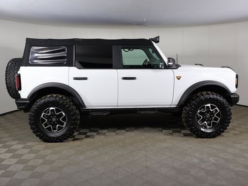 Used 2022 Ford Bronco Badlands image 14