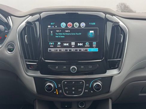 Used 2019 Chevrolet Traverse LT image 24