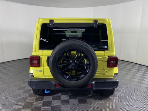 Used 2023 Jeep Wrangler Unlimited Sahara AWD/4WD image 9