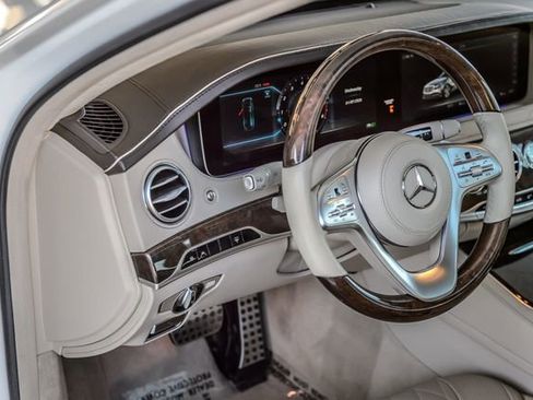 Used 2018 Mercedes-Benz S 560 Sedan image 26