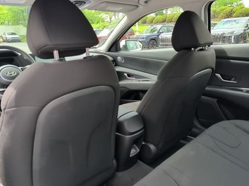 Used 2025 Hyundai Elantra Hybrid FWD image 24