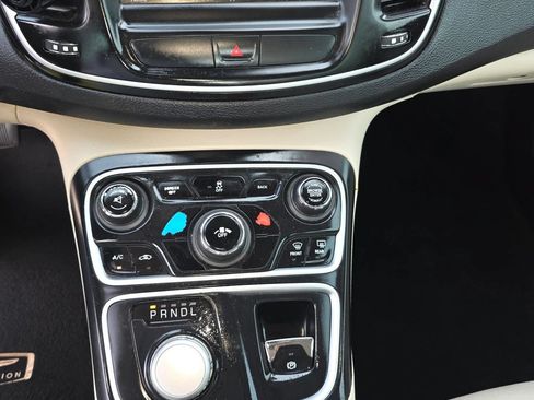 Used 2016 Chrysler 200 Limited w/ Anniversary Edition FWD image 21