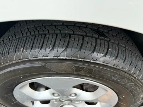 Used 2017 Chrysler Pacifica Touring-L Plus image 9