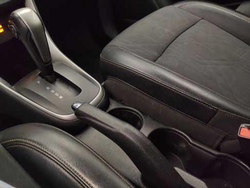 Used 2020 Chevrolet Trax LT w/ Sun & Sound Package FWD image 26