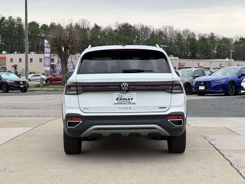 New 2026 Volkswagen Taos SEL AWD/4WD image 3