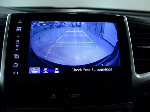 Used 2016 Honda Pilot Touring image 10