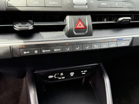 Used 2025 Kia K4 LXS image 16