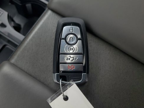 Used 2025 Ford F350 Platinum w/ Platinum Plus Package image 29