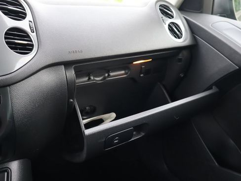 Used 2014 Volkswagen Tiguan SE AWD/4WD image 36