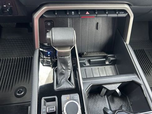 Used 2025 Toyota Tundra Limited AWD/4WD image 15