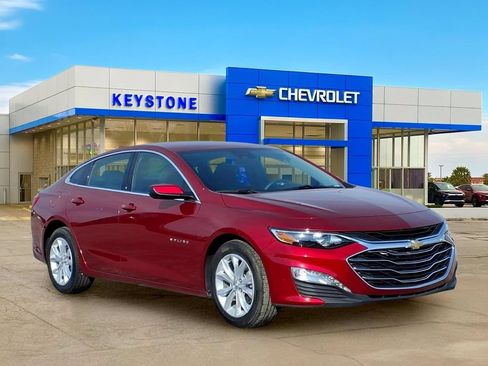 Used 2025 Chevrolet Malibu LT FWD image 1