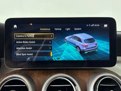 Used 2021 Mercedes-Benz GLC 300 4MATIC image 20