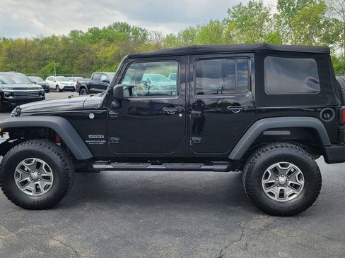 Used 2017 Jeep Wrangler Unlimited Sport w/ Quick Order Package 24S AWD/4WD image 7