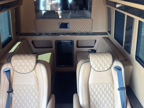 Used 2024 Mercedes-Benz Sprinter 3500 image 6