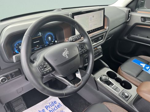 Used 2025 Ford Bronco Sport Outer Banks w/ Outer Banks Tech Package+ AWD/4WD image 12