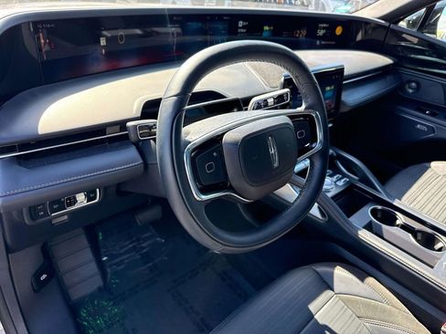 Used 2025 Lincoln Nautilus Reserve w/ Jet Appearance Package image 29